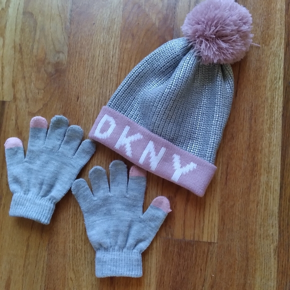 Girls DKNY Metallic Hat Glove Set Grey Knit Pompom Touchscreen Tech Touch Tips - Picture 16 of 16